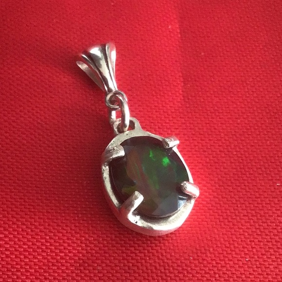 925 Pendant with Faceted Ethiopian Green Opal - Picture 1 of 4